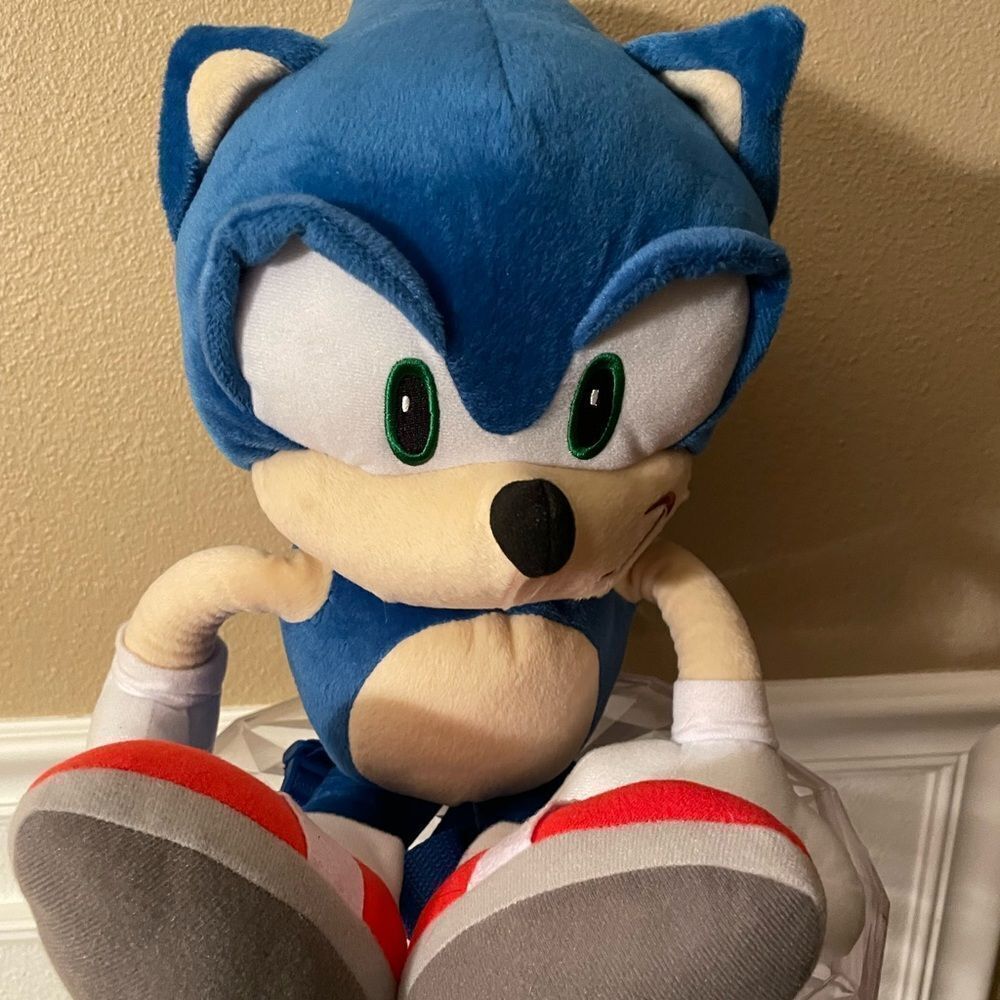 Sonic The Hedgehog 18 Inch Plush Backpack New Condition!